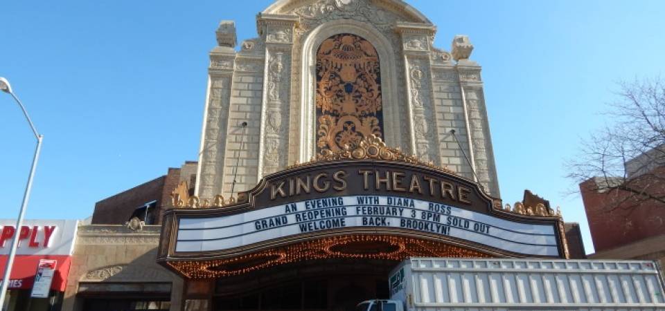 Kings-Theatre-reopening-outside-702×527